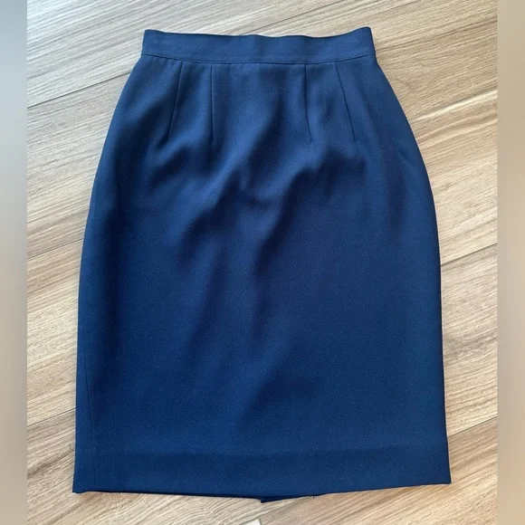 Vintage Navy Blue Matching Suit Set: Pencil Skirt & Blazer Jacket - Picture 4 of 13
